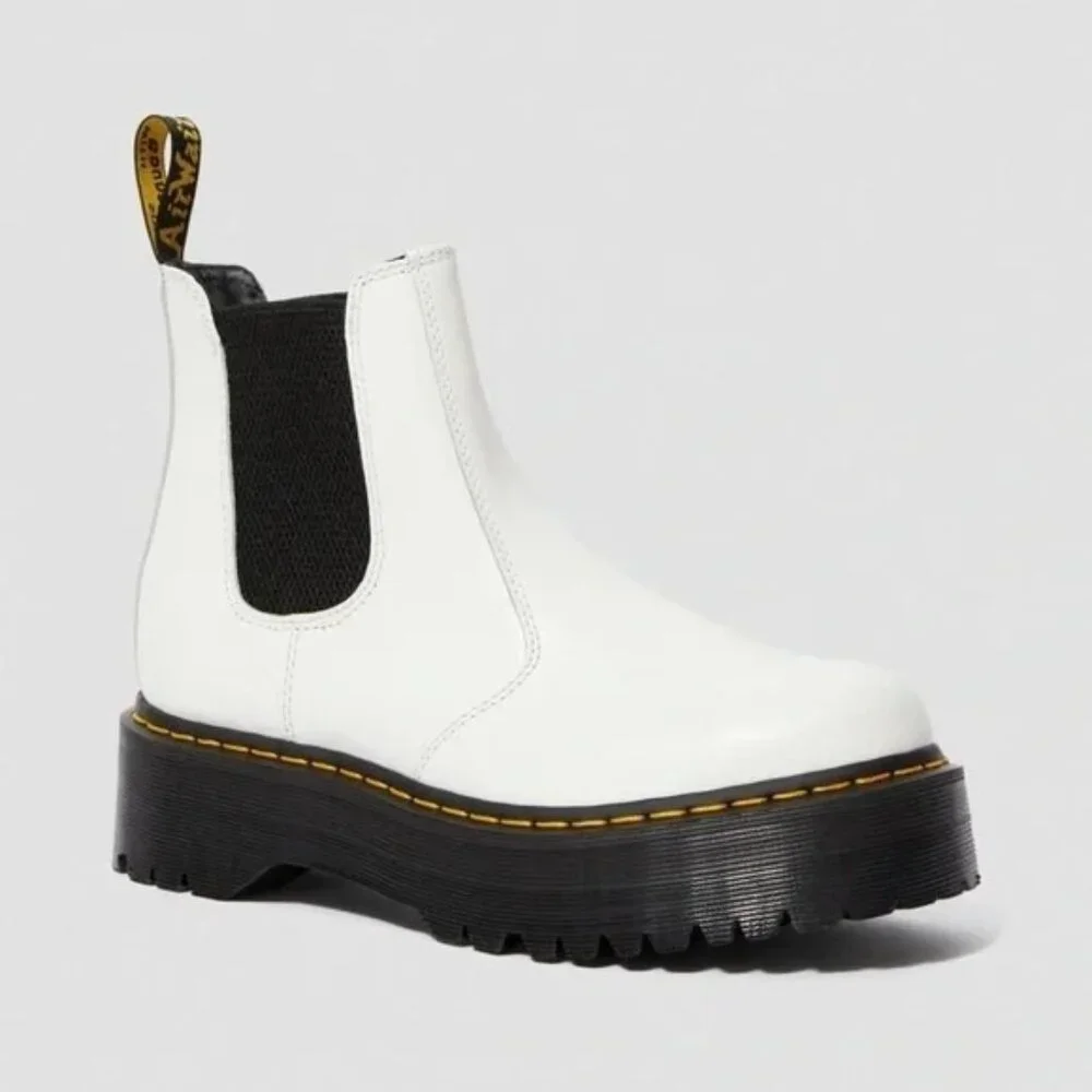 Dr. Martens 2976 Smooth Leather Platform Chelsea Boots | White | M: 10 /W: 9 NWT